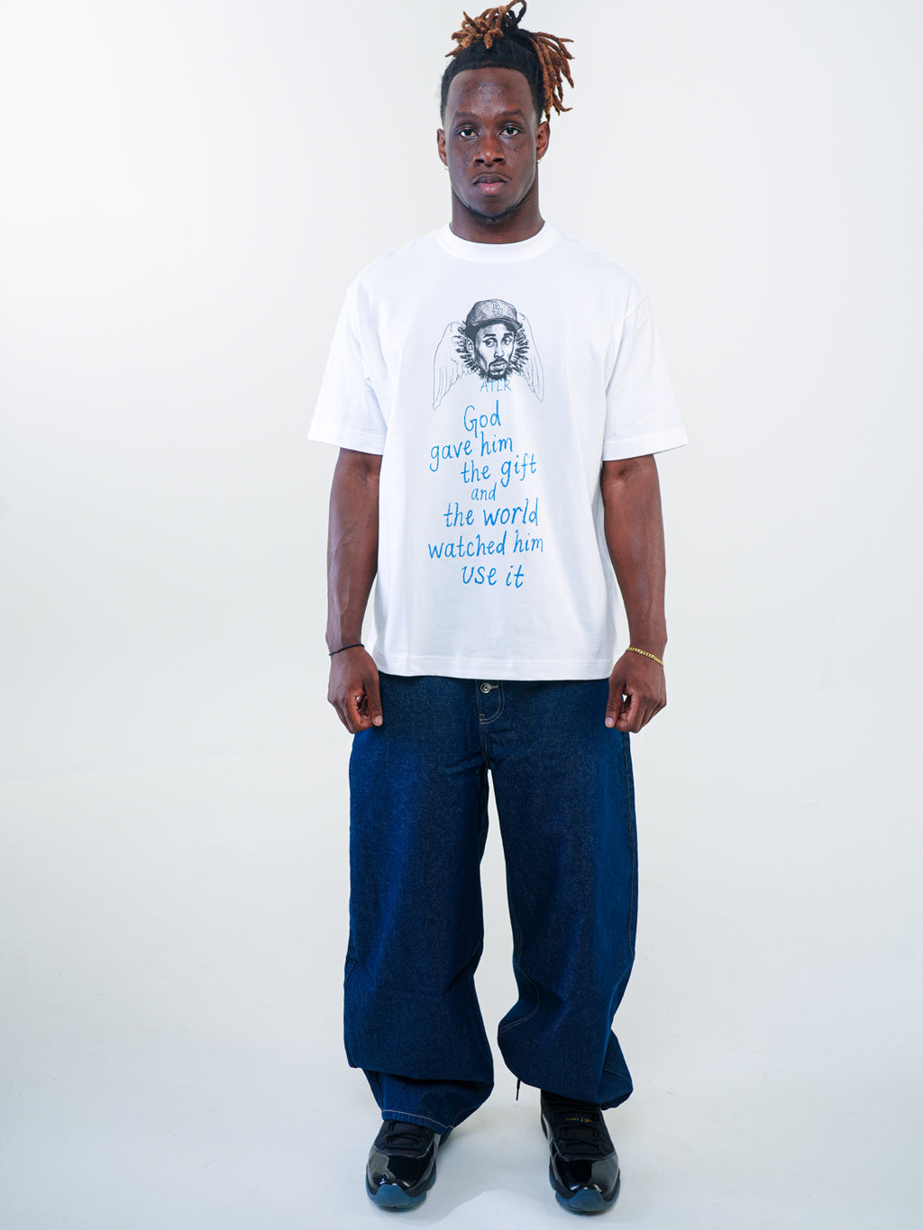AOF NEGRO SOBRE NEGRO