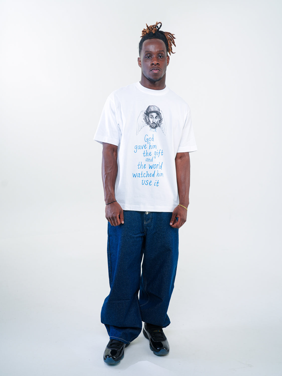 AOF NEGRO SOBRE NEGRO
