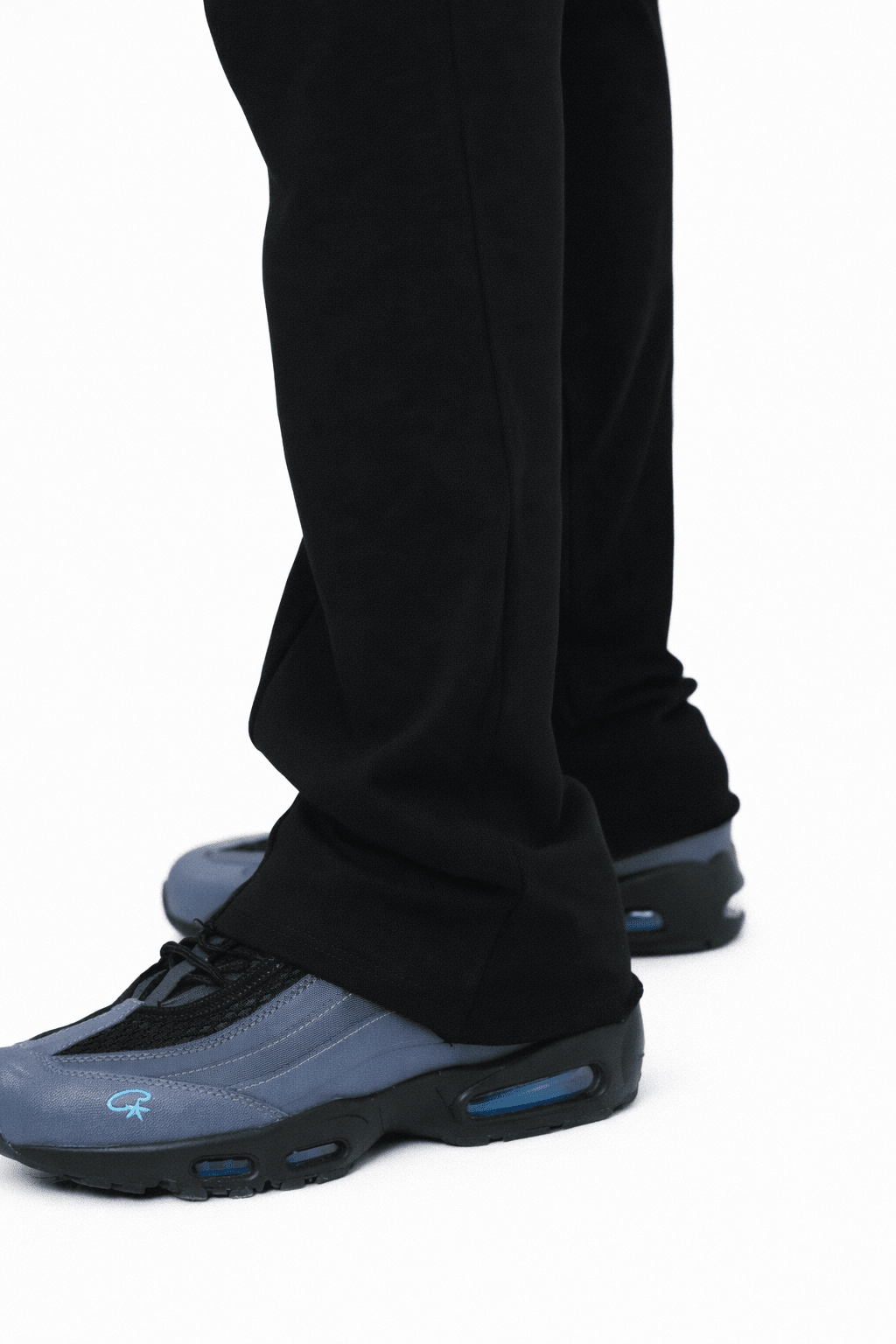 AOF FLARED PANTS - ALLBLACK - Atelier of Faith